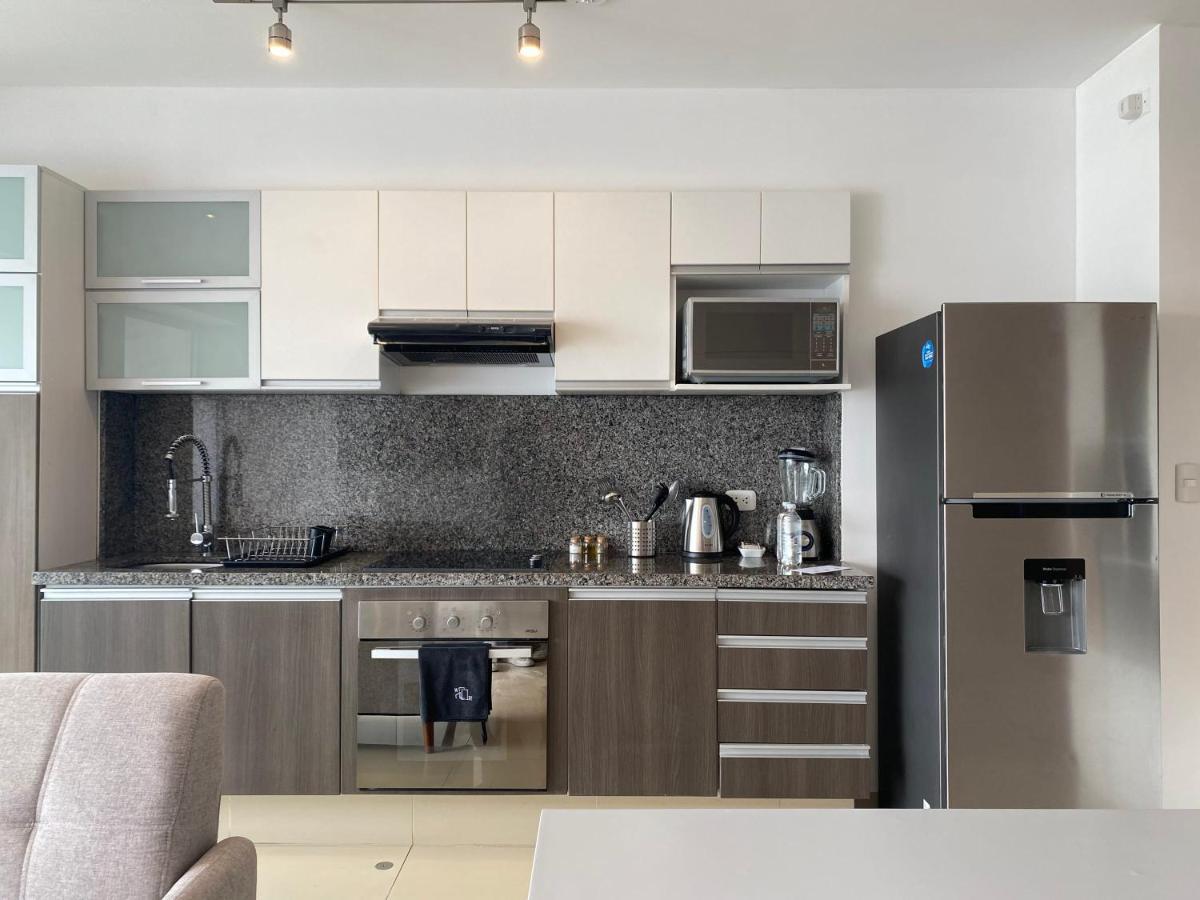 Beautiful 1br With Balcony In Miraflores Lima